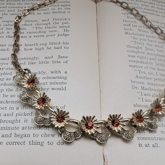 Coro Silver and Amber Floral Necklace - Picture 7 of 10